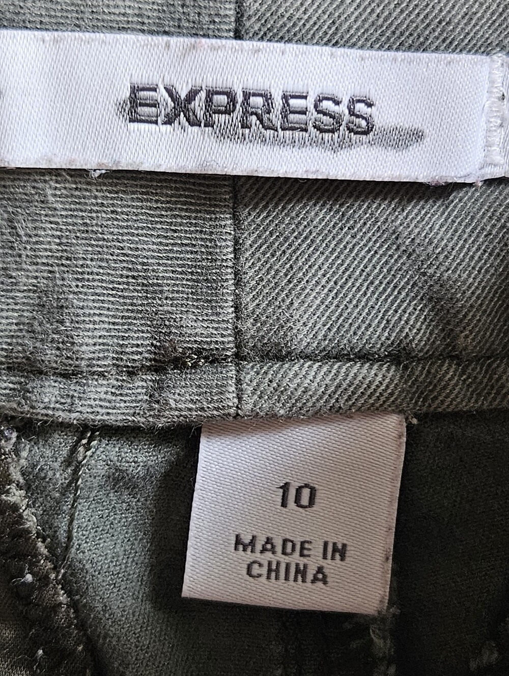 Express 3" Inseam Shorts in Women's 10 - Picture 7 of 12